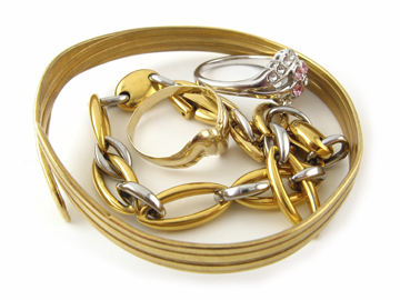 Get cash for your scrap gold and broken jewelry.  Broken Gold pays top prices!  24 hour turnaround guarantee!